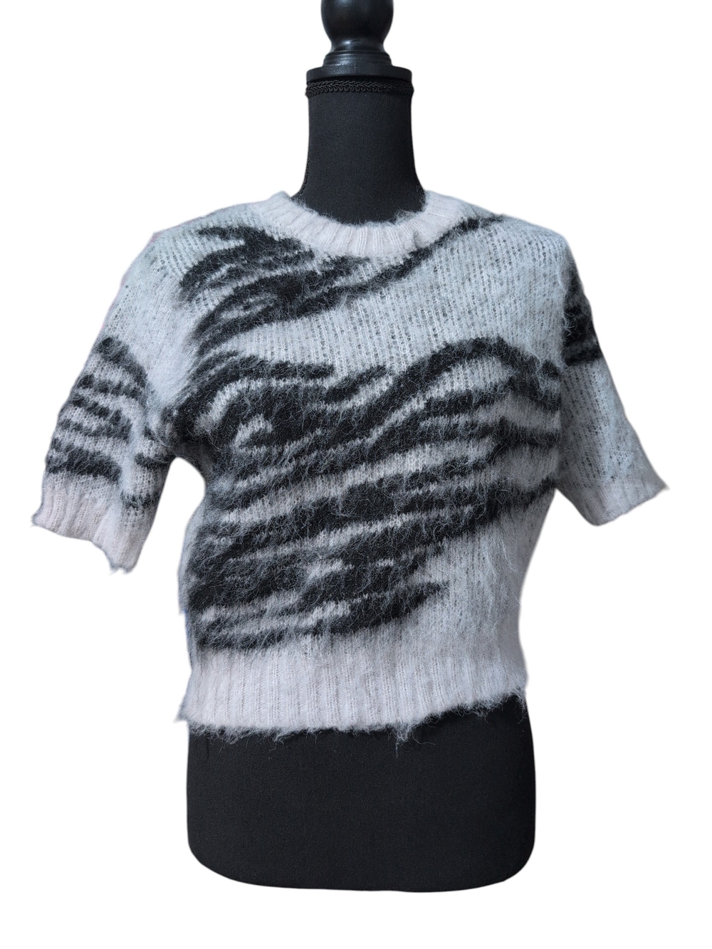 Scoop Short Sleeve Cropped Zebra Print Sweater Top - Size S